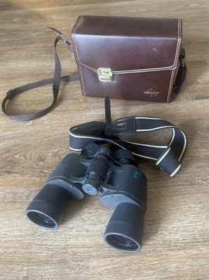 Swift Ultra Lite 8 x 42 Binoculars W/ Case (A4) - Image 1 of 4