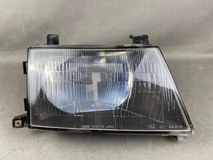 Faro halógeno del lado derecho del pasajero Mitsubishi Montero Sport 1997-1999 OEM - Imagen 1 de 16
