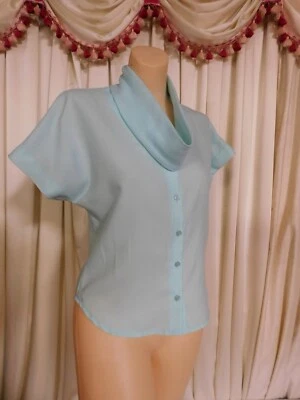 Blusa de nailon azul bebé vintage años 80 con busto de cuello 36" discoteca GAREY PETITES Foto 1 de 4