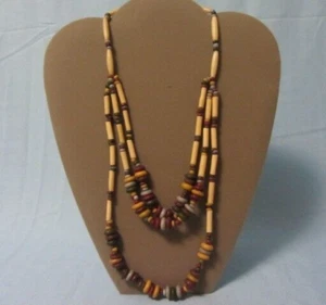 COLLAR LARGO DE JOYERÍA DE COLECCIÓN TONOS MADERA DISCOS MULTICOLORES 3 HILOS - Imagen 1 de 3