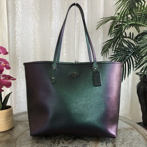 coach hologram tote