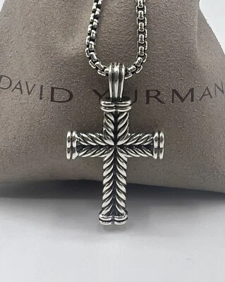 Кулон и цепочка с крестом из стерлингового серебра с шевроном David Yurman 20 футов - Изображение 1 из 4