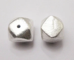 25 PCS 10MM HEXAGON BRUSHED BEAD STERLING SILVER PLATED 796 - Picture 1 of 1