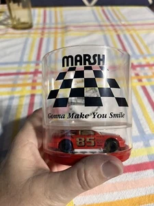 Taza de plástico Brickyard 400 Inaugural Race 1994 con coche dentro de Marsh Store - Imagen 1 de 8
