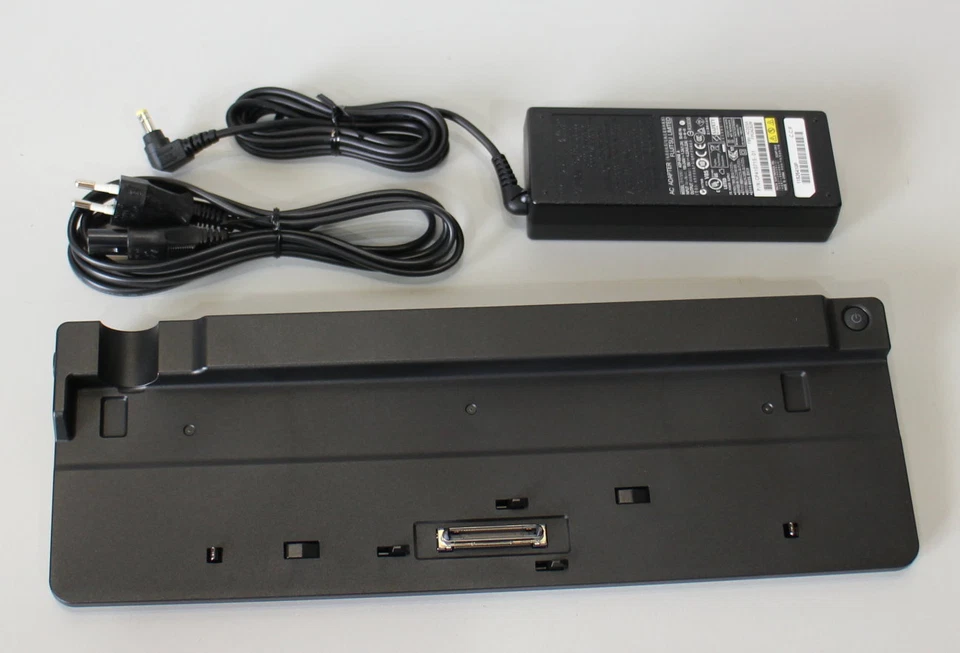 N12-03676 Docking Station Fujitsu FPCPR95BQ + Netzteil ADP-80NB A 19V- 4,22A - Bild 1 von 1