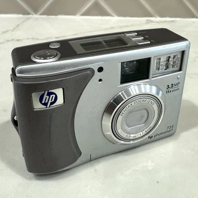 HP PhotoSmart 735 3.2MP Digital Camera (Battery are NOT Included) - Image 1 of 4