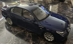 BMW M5 Interlagos concesionario azul coche personalizado escala 1/18 - Imagen 1 de 4