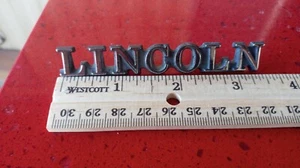 80 1981 Lincoln Towncar emblem 5442 550 B B - Picture 1 of 2