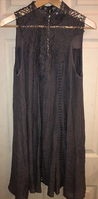 vestido entero talla: look lino grande. Detalles de encaje forrado color gris carbón profundo Foto 1 de 4