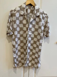 asos men printed abstract check in beige and white short sleeve shirt - Picture 1 of 5