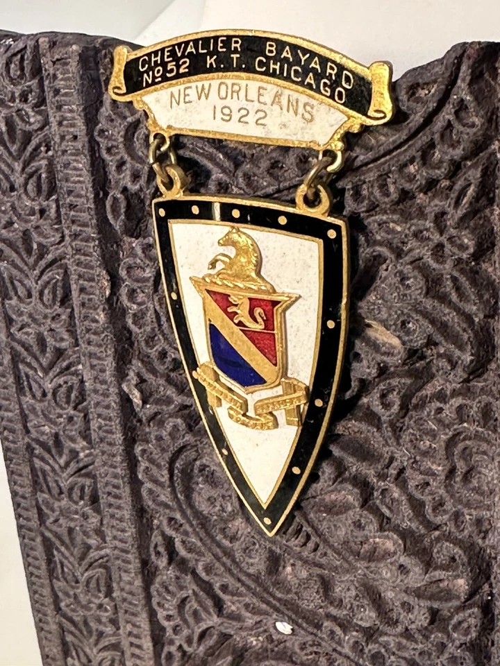 "Pin Fraternal Templario Masónico de Nueva Orleans 3"" Largo Esmalte Chapado en Oro" Foto 1 de 4