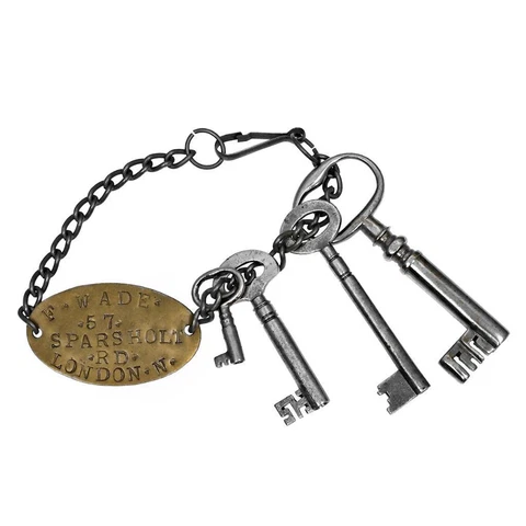 Antique Keys - Key x 4 with Chain & Stamped BRASS TAG LONDON - ref.k131 Cover