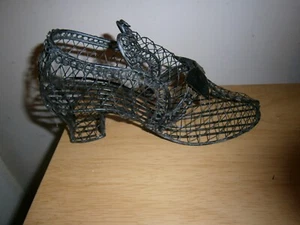 Early 2000's wire frame shoe ornament or for flower arranging.22cm (D37) - Picture 1 of 7