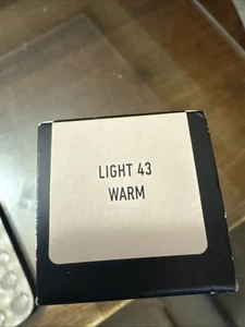 KVD Kat Von D Lock It Foundation 1.0 oz Light 43 warm NIB - Picture 1 of 3