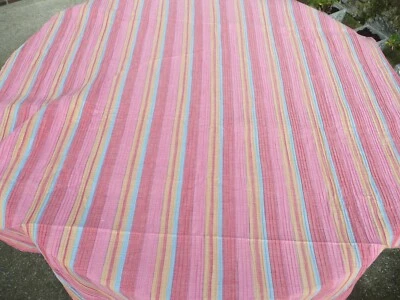 TISSU   vintage ancien  en coton multicolore à décors rayé - Photo 1/4