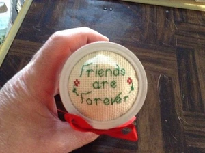 Small homemade " friends are forever " glass jar - Picture 1 of 2