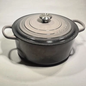 Le Creuset Cast Iron Signature Round Casserole 28cm Grey - Picture 1 of 10