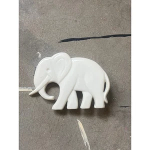 Vintage belt buckle, Retro Plastic Elephant 60s 70s 80s cream white - Picture 1 of 5