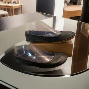 GAP Damen-Ballerinas halb faltbar schwarz Leder – Größe 7 - Bild 1 von 13
