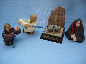 **FOUR STAR WARS COLLECTABLE ITEMS IN VERY GOOD CONDITION** - Picture 1 of 5