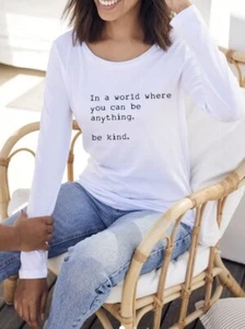 Camiseta Om & Ah London "Be Kind" manga larga 100 % algodón orgánico blanca para mujer grande - Imagen 1 de 3