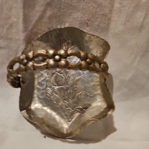 Vintage Hammered Aluminum Tulip Basket Rodney Kent - Picture 1 of 12