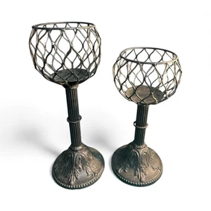 Candelabros de metal negro ornamentado - Imagen 1 de 6