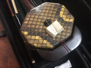 Erhu - concertmaster, high grade quality Chinese fiddle, mellow sound 吕卫利精品扁八二胡 - Picture 1 of 7