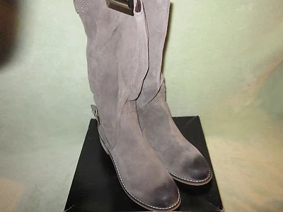 Kelsi Dagger NUEVO 9.5M Tassie Gris Sin Estrucciones Suave Gamuza Pull On Botas ¡LINDAS! Foto 1 de 4