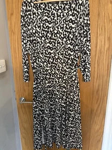Lovely Evan’s Animal Print Jersey Dress With Belt Size 20 - Picture 1 of 9