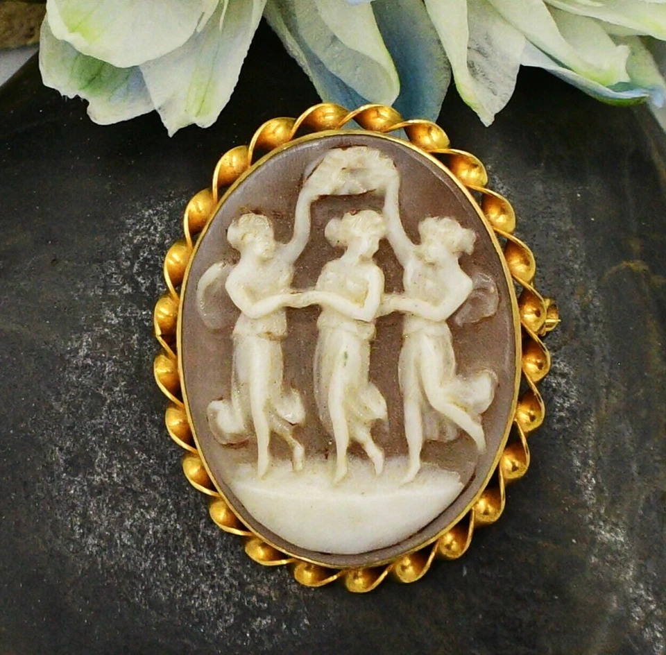 10K 黄金庄园三舞女浮雕胸针/胸针  — 第 1/1 张图片