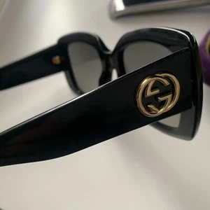 Authentic oversized Black Square Frame Gucci Sunglasses Double G case included  - Picture 1 of 9