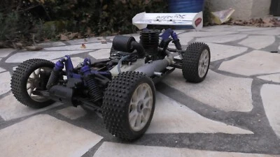 voiture thermique Kyosho Inferno Neo - Photo 1/2