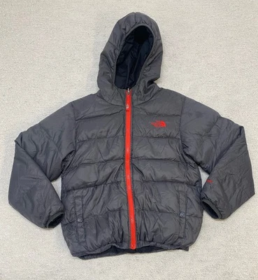 Chaqueta acolchada reversible de plumón The North Face 550 para niños pequeña cremallera completa con capucha Foto 1 de 4
