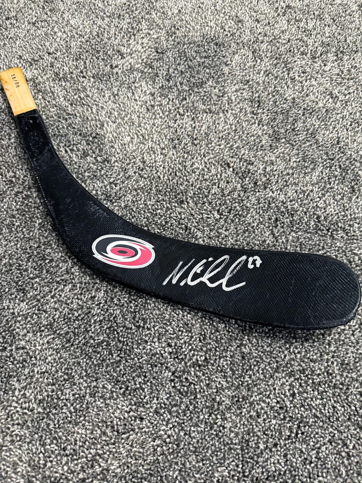 NIKOLAJ EHLERS Carolina Hurricanes Autógrafo FIRMADO Hoja de Palo de Hockey Certificado de Autenticidad Foto 1 de 1