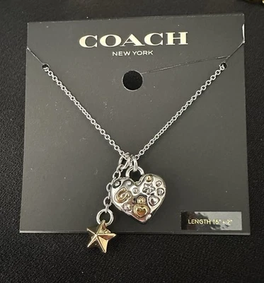 Collar Coach Corazón/Logotipo/Estuchado Encantado/ Foto 1 de 3