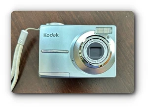Kodak EasyShare C913 Digital Camera 3X Optical Zoom Silver w/ Memory Card & Case - Picture 1 of 4