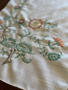 Vintage Tischläufer 41 x 14 bestickt Blumen Floral - Bild 1 von 9