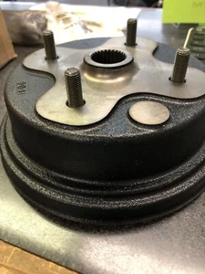 Yamaha Front Hub 3HN-25111-10 - Picture 1 of 4