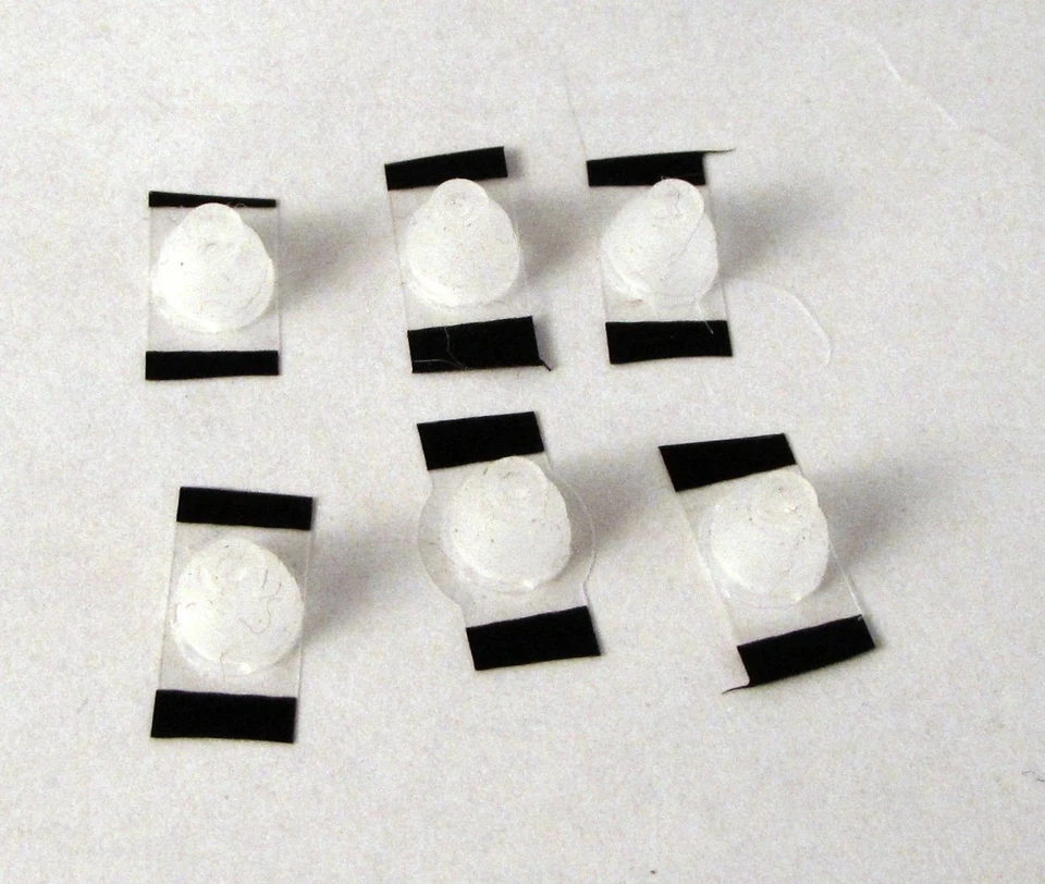 6x Ersatz-Gummi-Noppen für unter den Tasten von Logitech K740 Tastatur - Bild 1 von 1