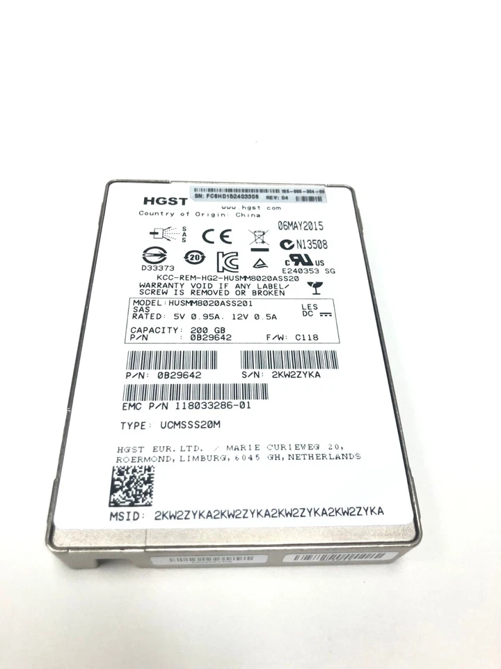 EMC XtremIO 105-000-304 200GB 2.5" SAS SSD for XtremIO Kylin Server 118033286 - Image 1 of 1
