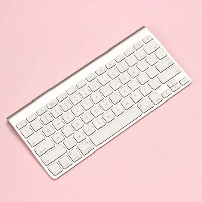 Genuine Apple Bluetooth Wireless Keyboard (A1314) MC184LL/A - Image 1 of 2