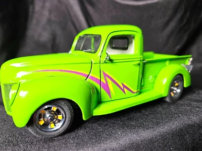 Franklin Mint 1940 Ford Pick Up Green 1:24 Scale Inv. #3457 - Image 1 of 4