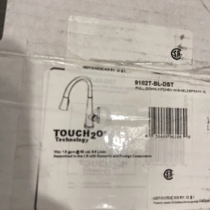 Delta Emmeline 9182T-BL-DST Touch2O Pull Down Kitchen Faucet in Matte Black - Picture 1 of 3