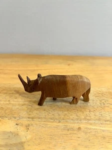 Rhinoceros Rhino Wood Figure Hand Carved Carving Figure Africa - Picture 1 of 2