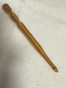 Beautiful Hand carved CANARY WOOD  YARN  CROCHET HOOK  size J - Picture 1 of 3