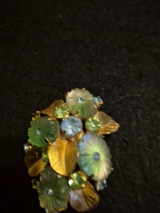 POURED GLASS GIVRE STONES LT GREEN AND BLUE GOLD LEAVES brooch - Picture 1 of 4