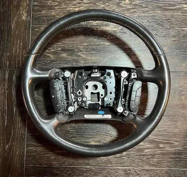 Chevrolet Impala SS 2006-2008 cuero dirección crucero OEM Foto 1 de 4