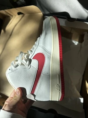 Talla 9 - Nike Air Force 1 Esculpido Alto Blanco Gimnasio Rojo W Foto 1 de 4