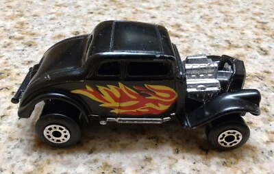 Willys Street Rod Matchbox 1982 1933 Die Cast Car Black Flames Foto 1 de 4